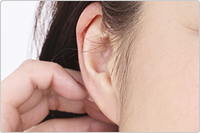 耳に集中する体のツボ